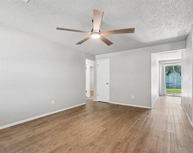 4008 Se 46th Street - Photo Thumbnail 4
