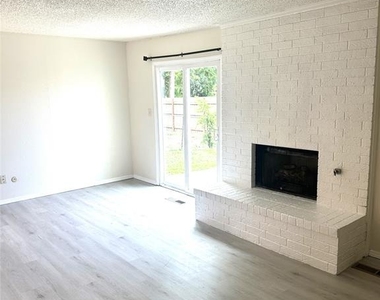 1708 Jennifer Circle - Photo Thumbnail 4