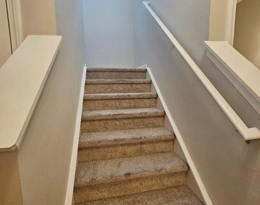 411 Copes Court - Photo Thumbnail 8