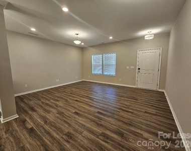 411 Copes Court - Photo Thumbnail 6