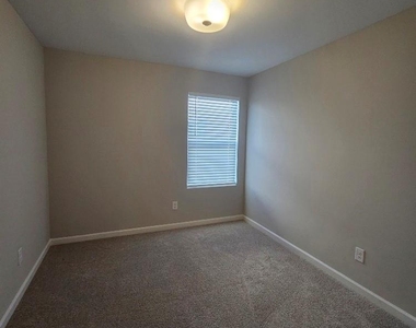 411 Copes Court - Photo Thumbnail 13