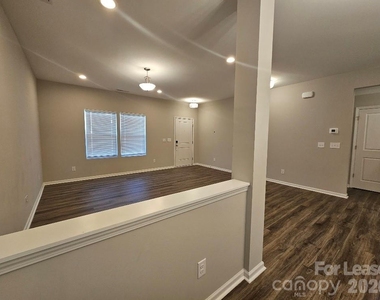 411 Copes Court - Photo Thumbnail 5