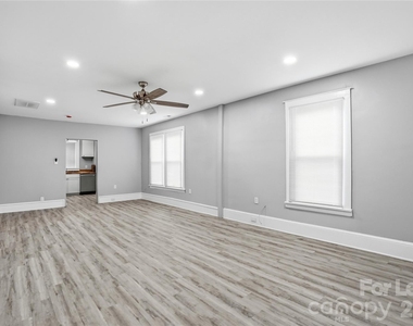 2225 Tate Street - Photo Thumbnail 4