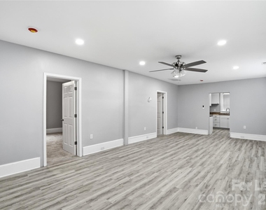 2225 Tate Street - Photo Thumbnail 6
