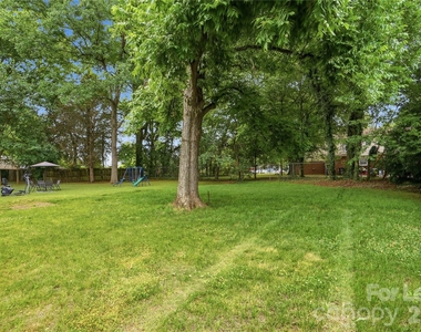 2225 Tate Street - Photo Thumbnail 30