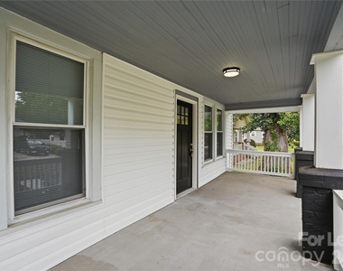 2225 Tate Street - Photo Thumbnail 2