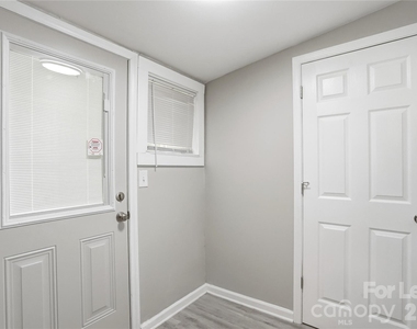2225 Tate Street - Photo Thumbnail 27