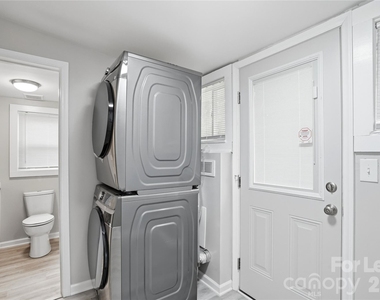 2225 Tate Street - Photo Thumbnail 26