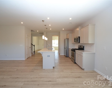13014 Aberdeen Park Drive - Photo Thumbnail 6