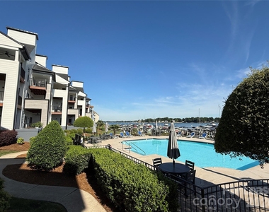 18733 Vineyard Point Lane - Photo Thumbnail 26