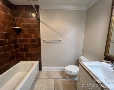18733 Vineyard Point Lane - Photo Thumbnail 6