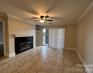 18733 Vineyard Point Lane - Photo Thumbnail 14