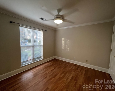 18733 Vineyard Point Lane - Photo Thumbnail 4