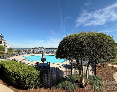 18733 Vineyard Point Lane - Photo Thumbnail 21