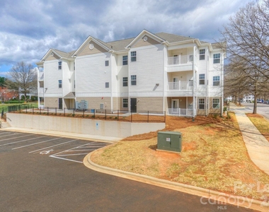 17905 Delmas Drive - Photo Thumbnail 18