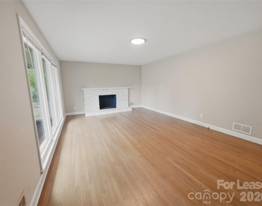 765 8th Avenue Drive Se - Photo Thumbnail 3