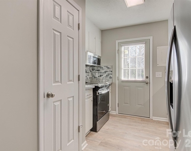 525 12th Street Sw - Photo Thumbnail 7