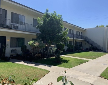 425 Fairview - Photo Thumbnail 2