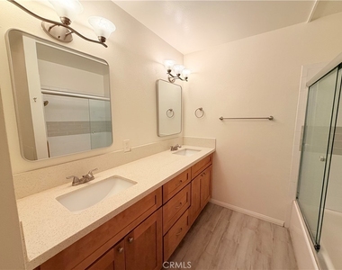 1620 Greenport - Photo Thumbnail 10
