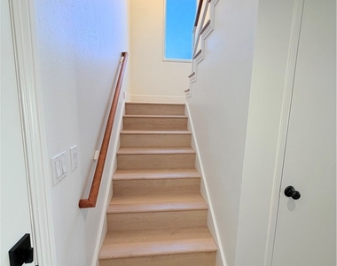 1620 Greenport - Photo Thumbnail 6