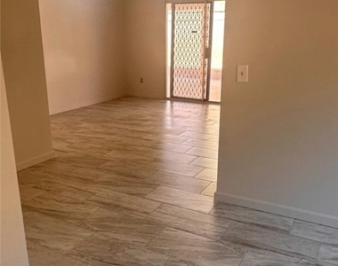 27364 Family Circle - Photo Thumbnail 5