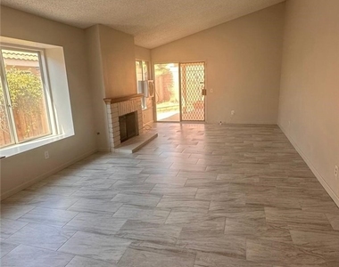 27364 Family Circle - Photo Thumbnail 3