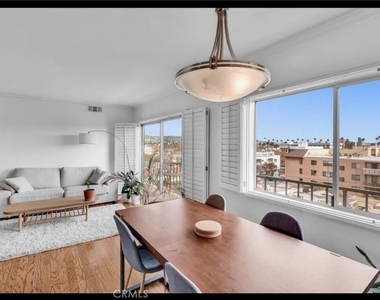 1115 S Elm Drive - Photo Thumbnail 10