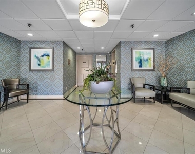 1115 S Elm Drive - Photo Thumbnail 2