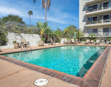1115 S Elm Drive - Photo Thumbnail 4
