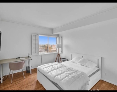 1115 S Elm Drive - Photo Thumbnail 16