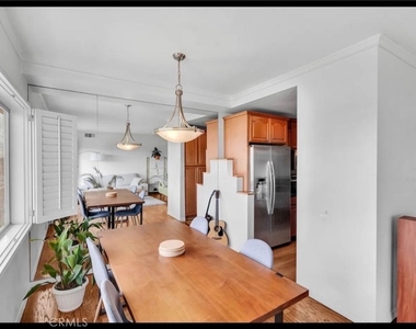 1115 S Elm Drive - Photo Thumbnail 7
