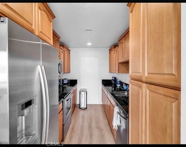 1115 S Elm Drive - Photo Thumbnail 11