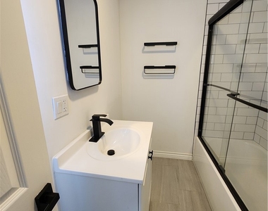 9540 Defiance Avenue - Photo Thumbnail 10