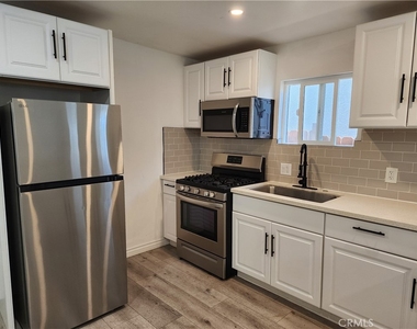 9540 Defiance Avenue - Photo Thumbnail 2
