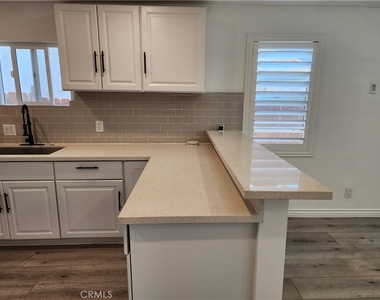 9540 Defiance Avenue - Photo Thumbnail 3