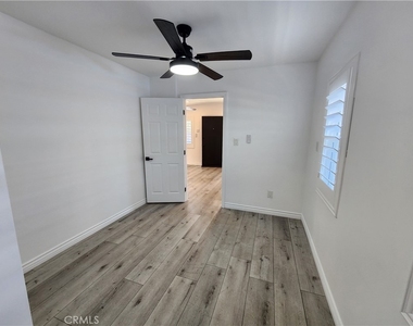 9540 Defiance Avenue - Photo Thumbnail 13