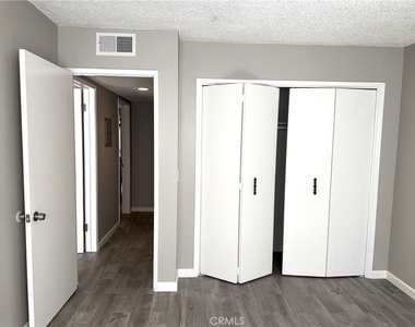 3901 Green Avenue - Photo Thumbnail 7