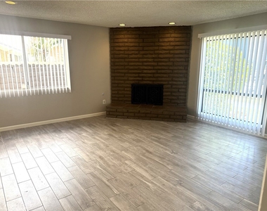 3901 Green Avenue - Photo Thumbnail 10