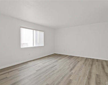 1052 Belmont Avenue - Photo Thumbnail 8