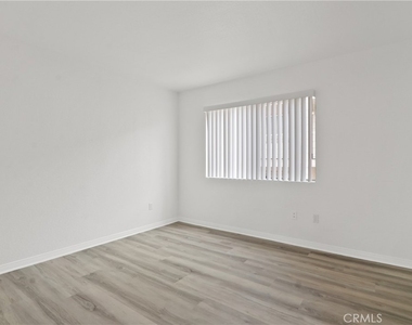 1052 Belmont Avenue - Photo Thumbnail 11