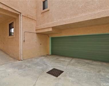 1052 Belmont Avenue - Photo Thumbnail 19