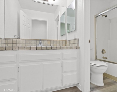 1052 Belmont Avenue - Photo Thumbnail 16