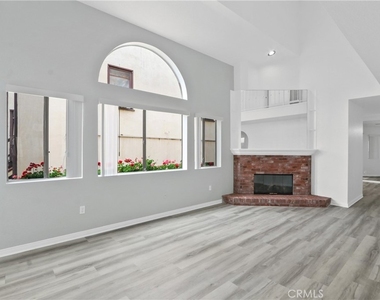 1052 Belmont Avenue - Photo Thumbnail 2