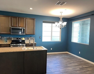 1707 Frangipani Avenue - Photo Thumbnail 8
