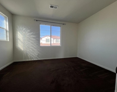 1707 Frangipani Avenue - Photo Thumbnail 17
