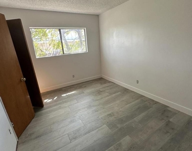 1650 W 209th Street - Photo Thumbnail 6