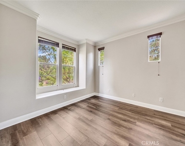 329 Tall Oak - Photo Thumbnail 2