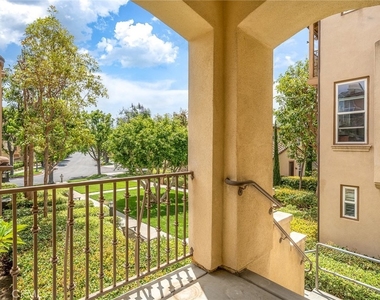 329 Tall Oak - Photo Thumbnail 32