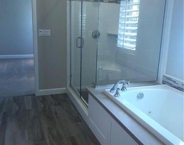 72 Gardenstone - Photo Thumbnail 10