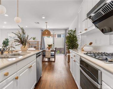 16005 Blueberry Ave - Photo Thumbnail 6